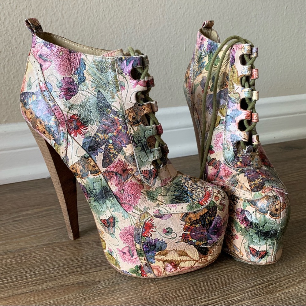 Preen by Thornton Bregazzi 🌸Floral & butterfly🦋